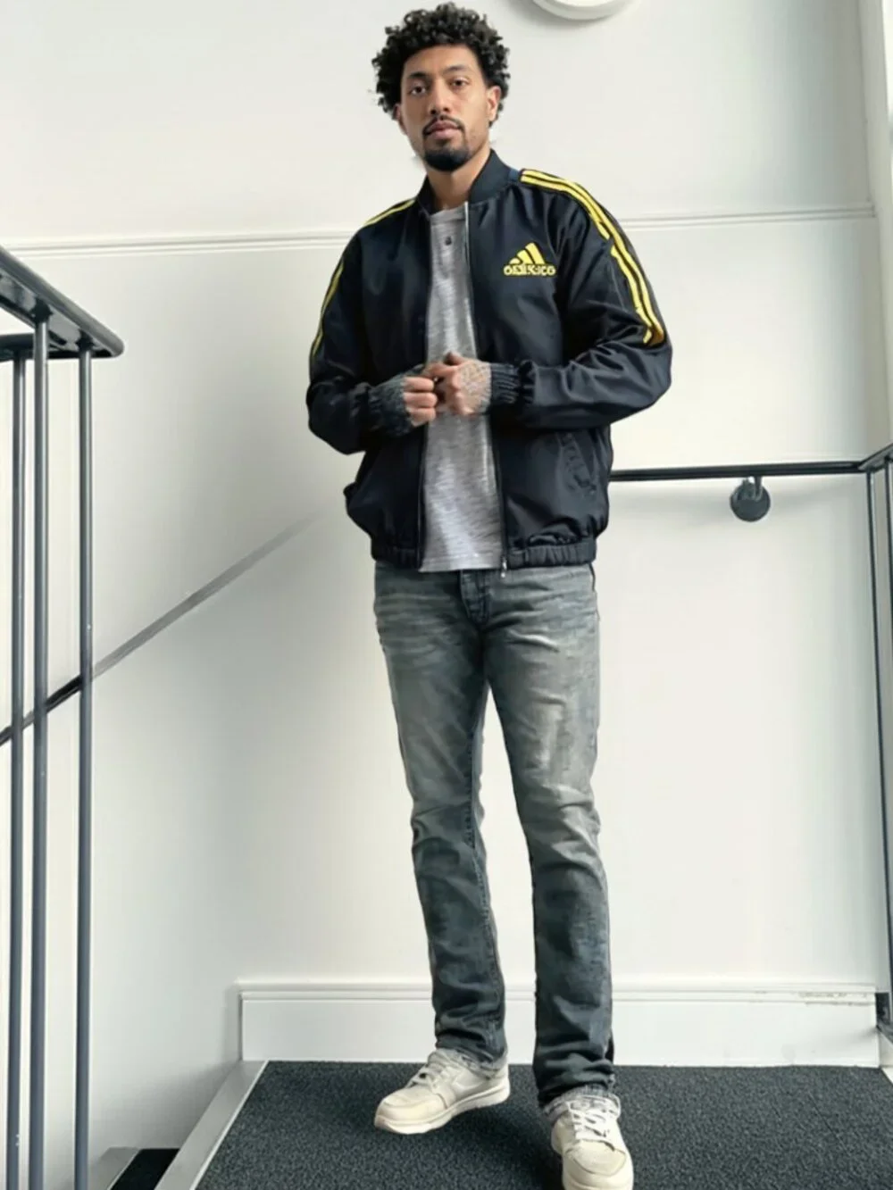 Adidas 3 Gold stripes windbreakers jacket M